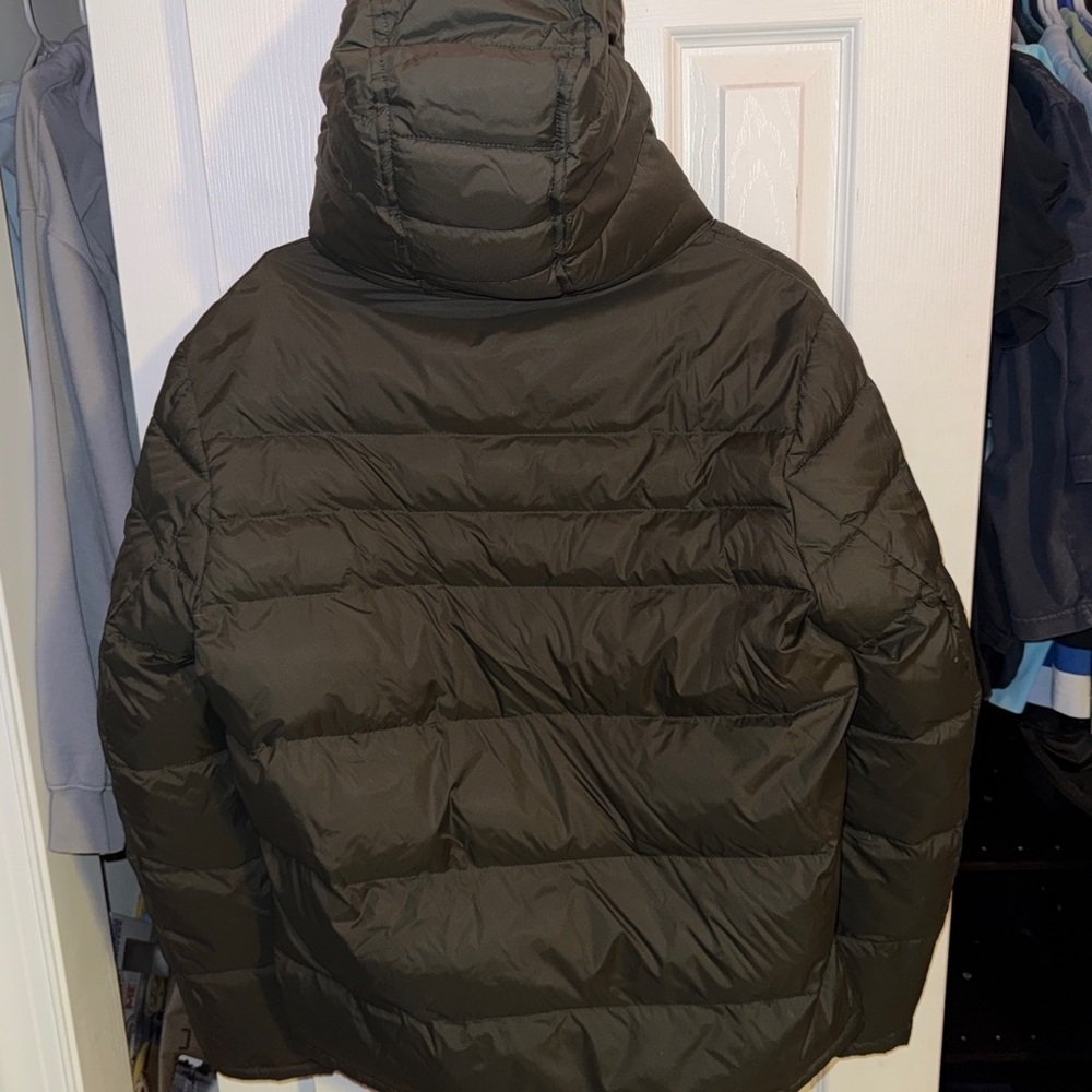 Tommy Hilfiger Olive Green puffer Jacket - Picture 2 of 3